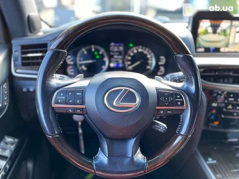 Lexus LX 2016 - фото 29