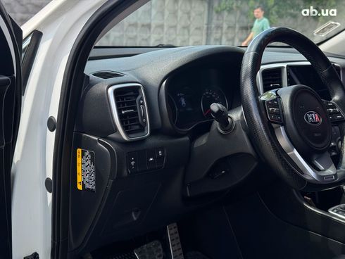 Kia Sportage 2018 белый - фото 23