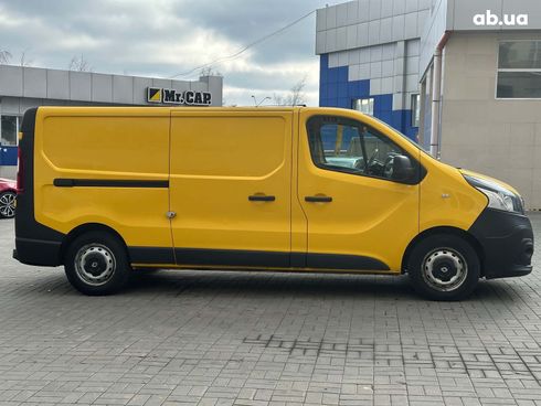 Renault Trafic 2017 желтый - фото 8