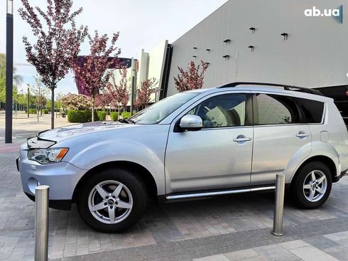 Mitsubishi Outlander 2011 - фото 8