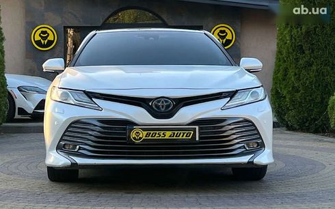 Toyota Camry 2019 - фото 2