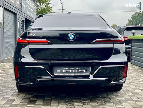 BMW i7 2023 - фото 9