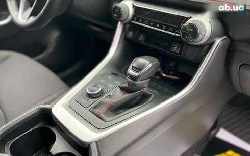 Toyota RAV4 2021 - фото 27