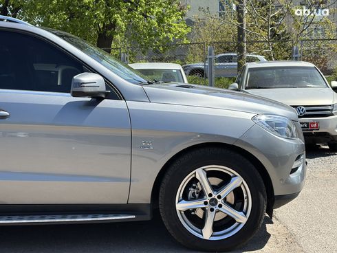 Mercedes-Benz M-Класс 2012 серый - фото 5