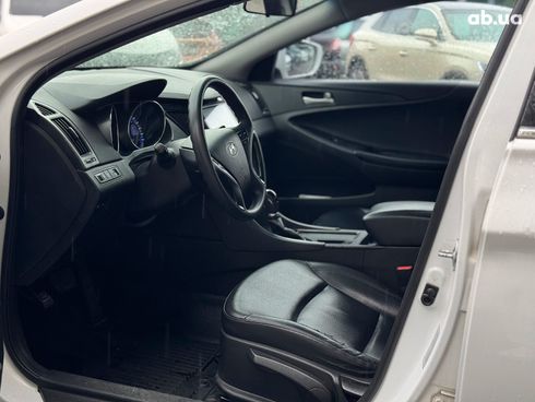 Hyundai Sonata 2015 белый - фото 39