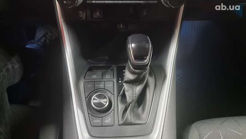 Toyota RAV4 2020 - фото 15