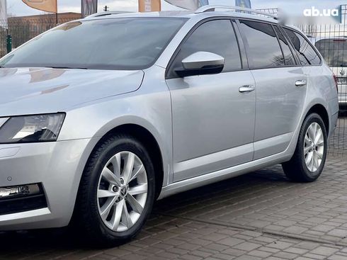 Skoda Octavia 2017 - фото 11