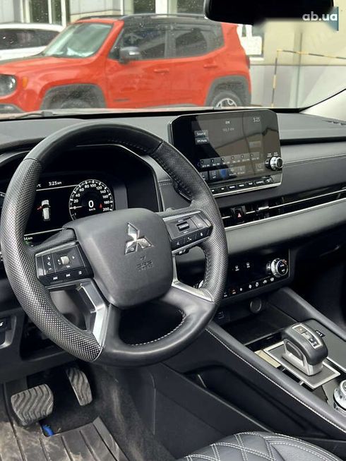 Mitsubishi Outlander 2023 - фото 21
