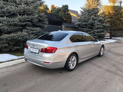 BMW 5 серия 2015 - фото 6