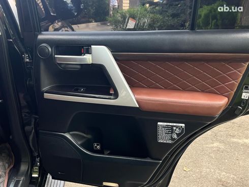 Toyota land cruiser 200 2017 черный - фото 33