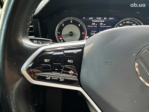 Volkswagen Touareg 2021 серый - фото 15