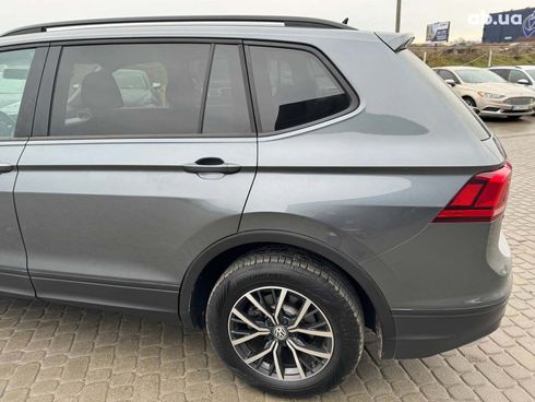 Volkswagen Tiguan 2021 серый - фото 25