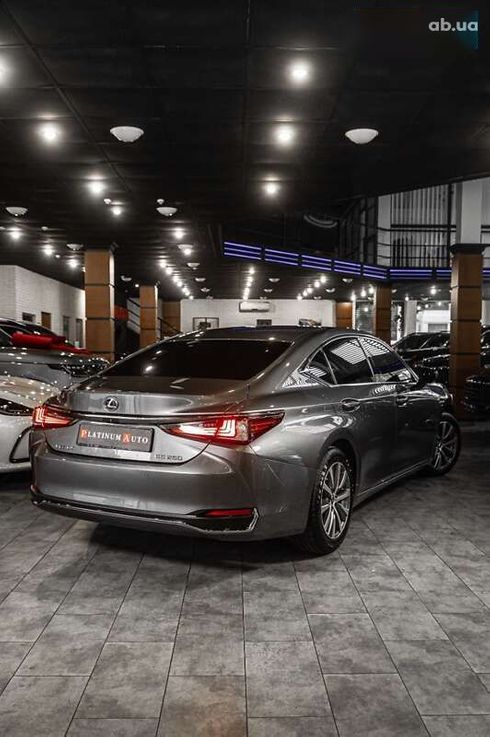 Lexus ES 2019 - фото 6
