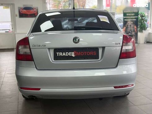 Skoda Octavia 2011 - фото 11