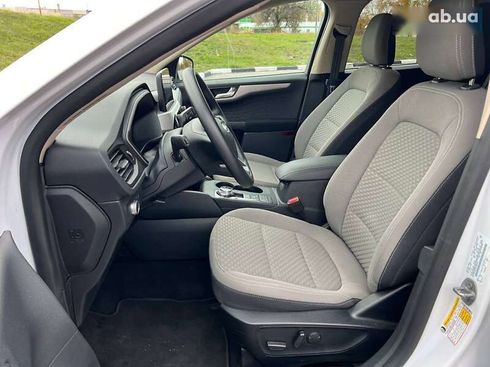 Ford Escape 2020 - фото 17