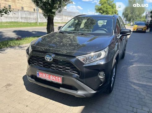 Toyota RAV4 2021 - фото 2