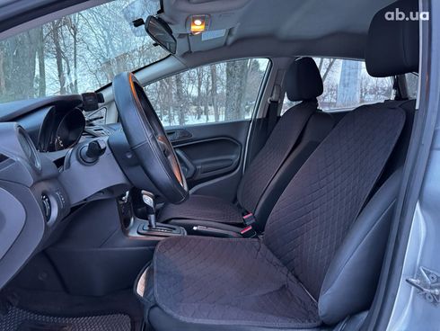Ford Fiesta 2016 серый - фото 18
