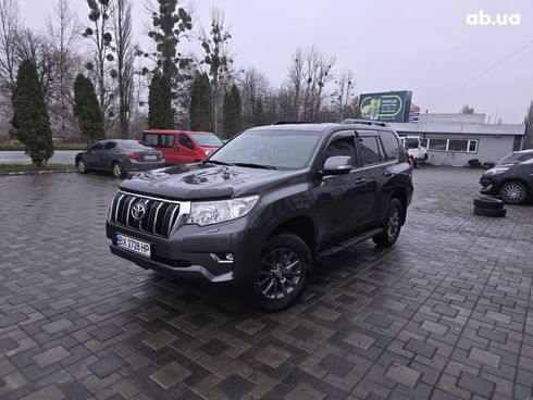 Toyota Land Cruiser Prado 2019 серый - фото 7