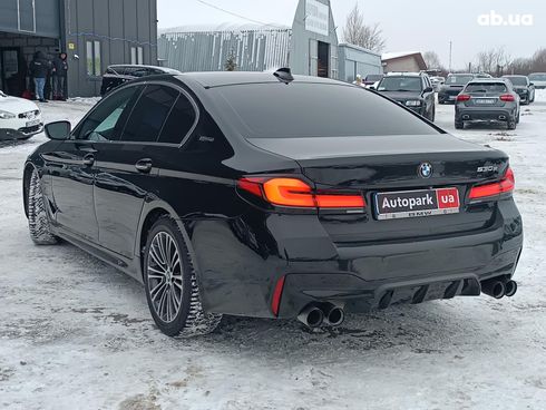BMW 5 серия 2017 черный - фото 11