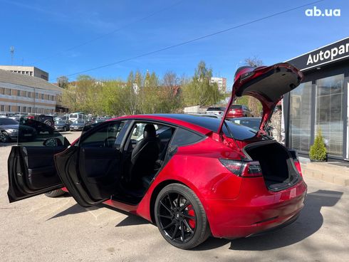 Tesla Model 3 2018 красный - фото 23