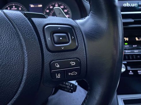Lexus IS 2021 - фото 20