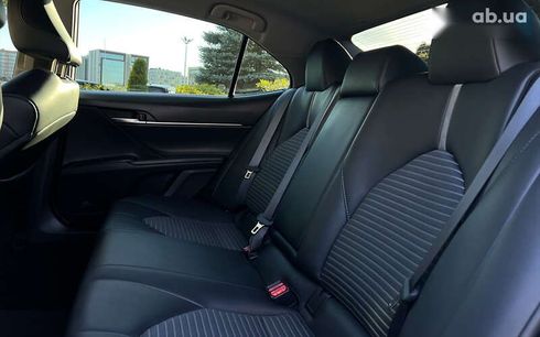 Toyota Camry 2020 - фото 10