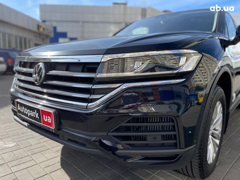 Volkswagen Touareg 2019 черный - фото 9