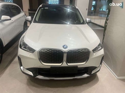 BMW iX1 2023 - фото 5