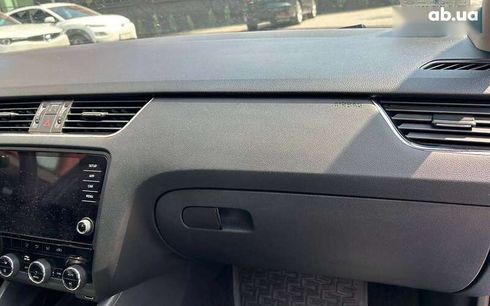Skoda Octavia 2018 - фото 15