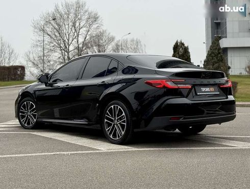 Toyota Camry 2024 - фото 9