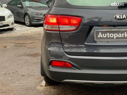 Kia Sorento 2016 серый - фото 18