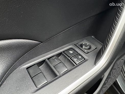 Toyota RAV4 2019 серый - фото 14