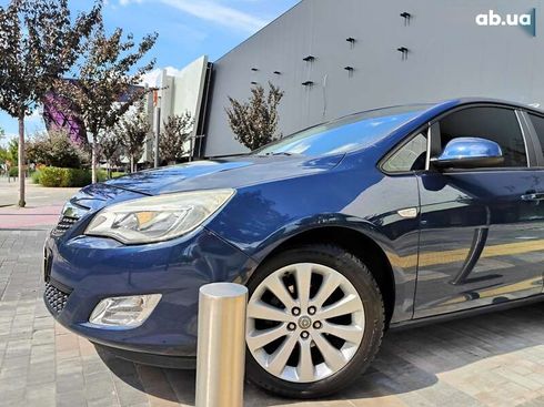 Opel Astra 2010 - фото 5