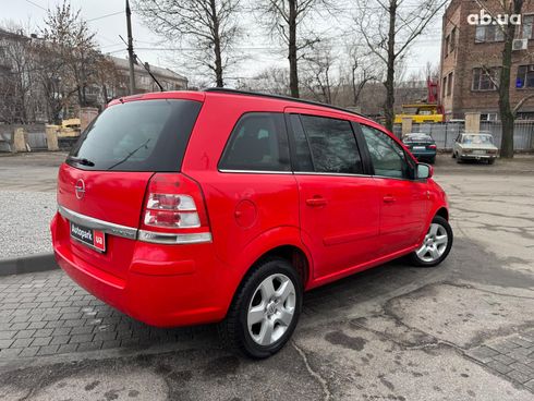 Opel Zafira 2010 красный - фото 5