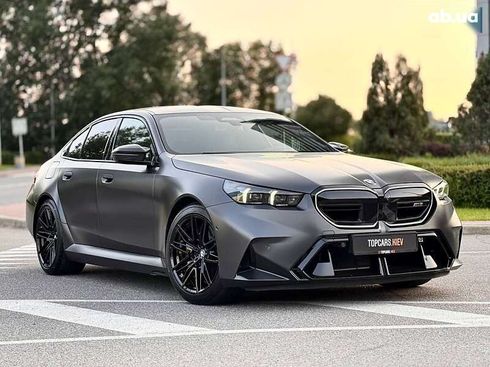 BMW M5 2025 - фото 17