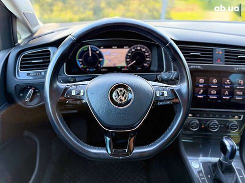 Volkswagen e-Golf 2017 - фото 23