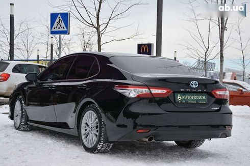 Toyota Camry 2019 - фото 9