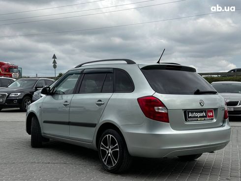 Skoda Fabia 2012 серый - фото 12
