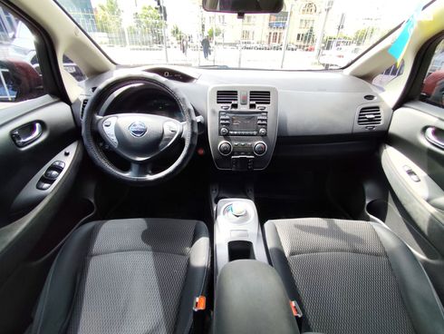 Nissan Leaf 2014 красный - фото 22