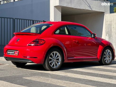 Volkswagen Beetle 2016 красный - фото 26