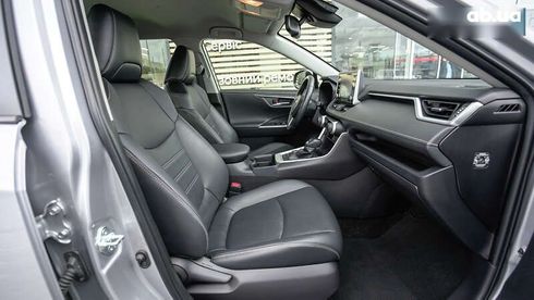 Toyota RAV4 2021 - фото 6