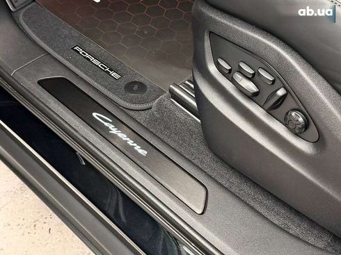 Porsche Cayenne Coupe 2025 - фото 26