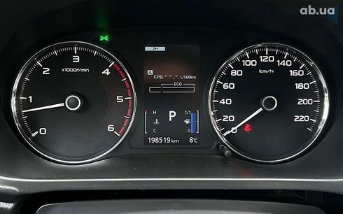 Mitsubishi Pajero Sport 2017 - фото 12