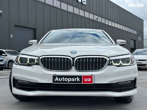BMW 5 серия 2018 белый - фото 2