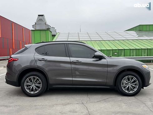 Alfa Romeo Stelvio 2021 - фото 9