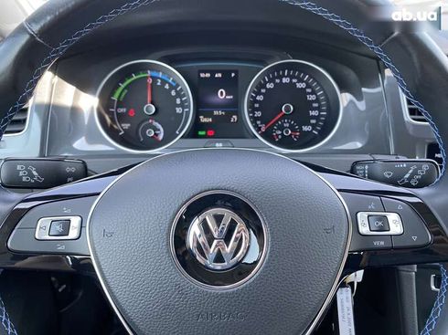 Volkswagen e-Golf 2020 - фото 20