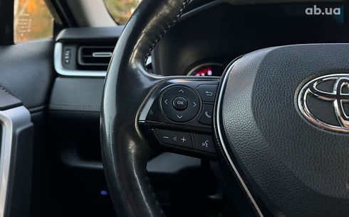 Toyota RAV4 2020 - фото 11