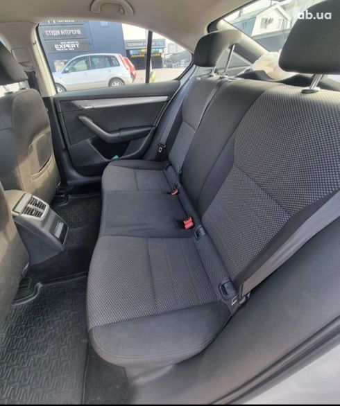 Skoda Octavia 2013 белый - фото 11
