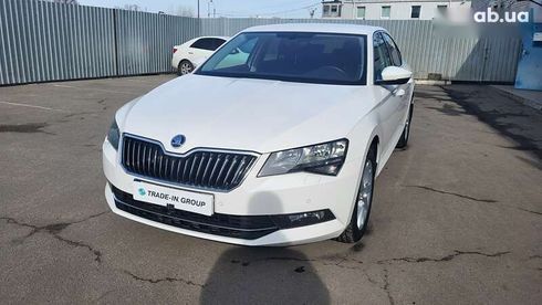 Skoda Superb 2019 - фото 13