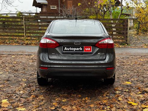 Ford Fiesta 2017 серый - фото 8